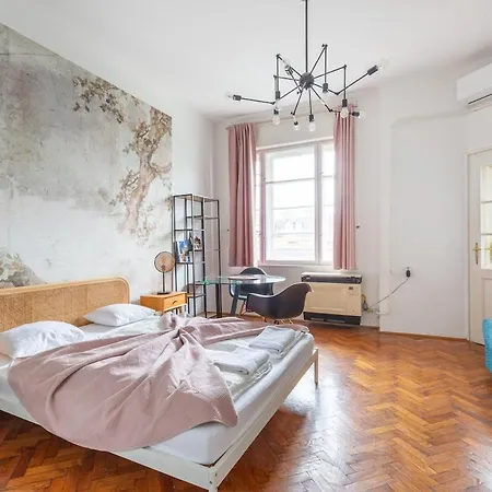 Kl135 Classy Downtown Apartment