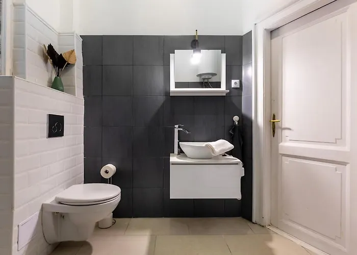 Kl135 Classy Downtown *